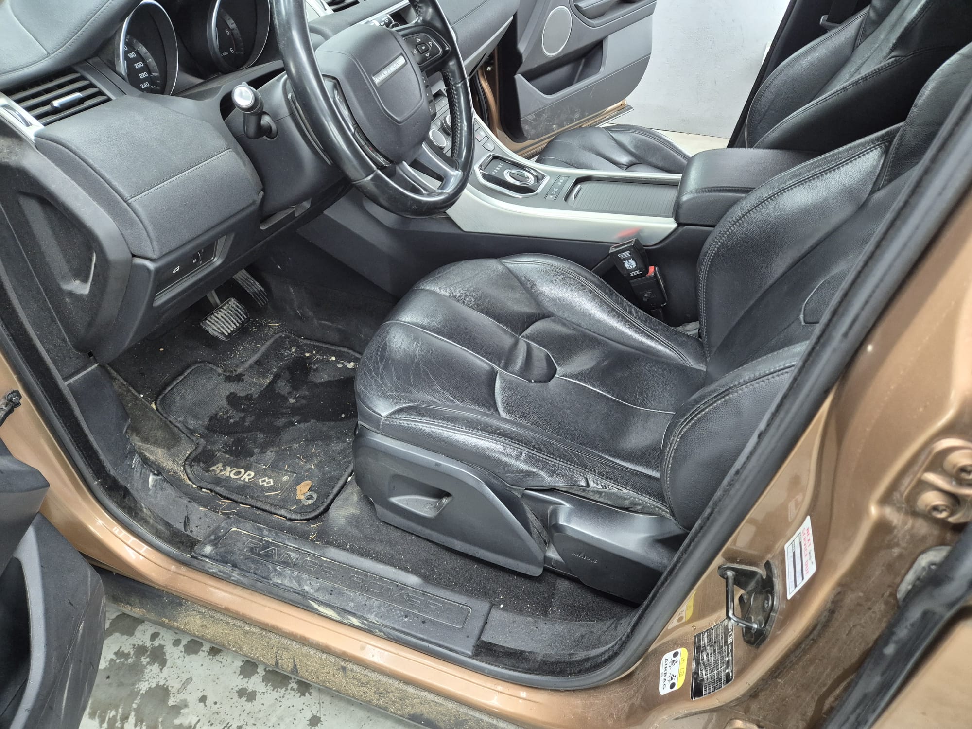 Interiér pred čistením